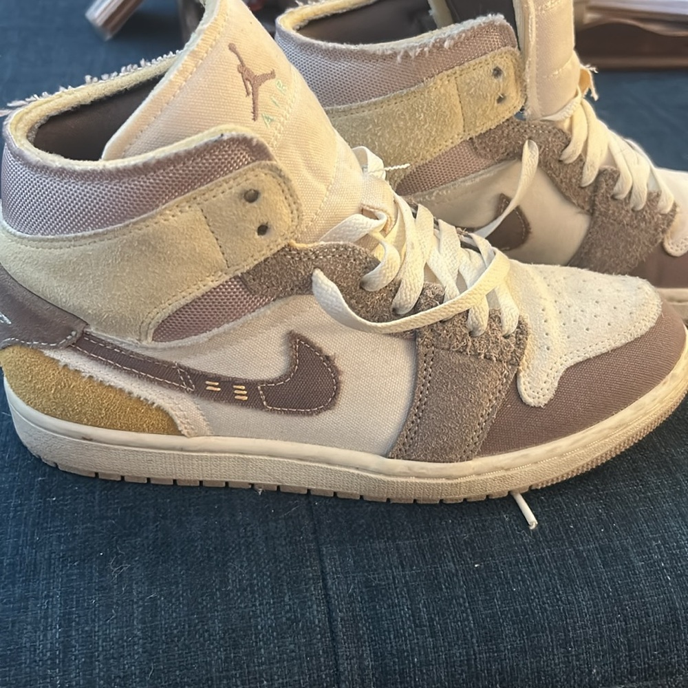 Nike Jordan 1 Mid SE Craft Taupe Haze Tan Beige DM9652-102 Sneakers Mens 8